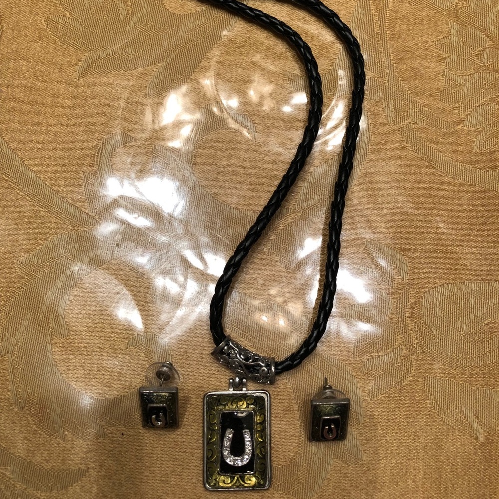 Necklace and earrings set